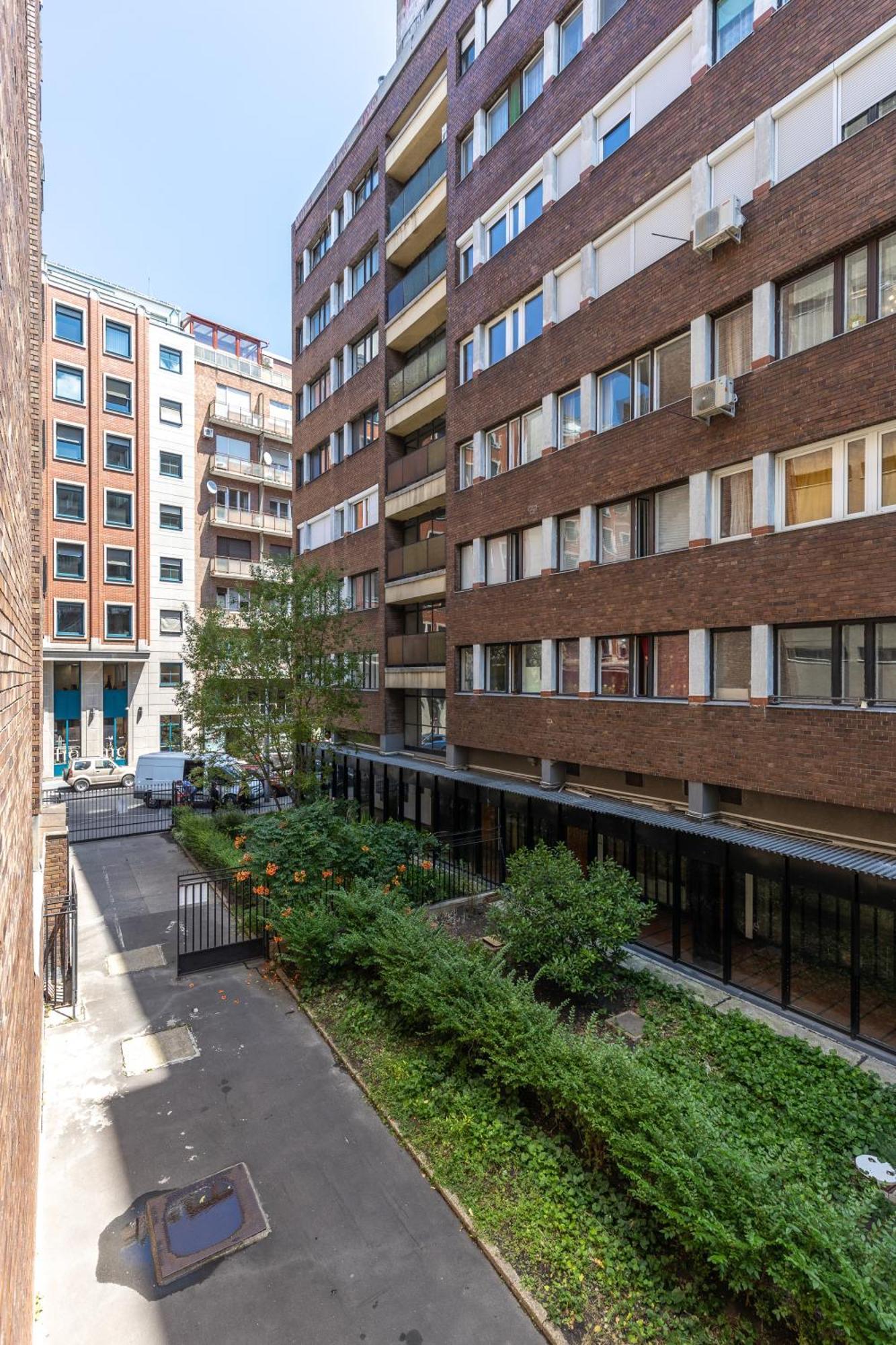 Gems Of Budapest - Ruby Unit Luaran gambar